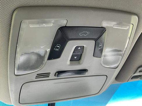 Used 2015 Toyota Sienna XLE AWD/4WD image 25