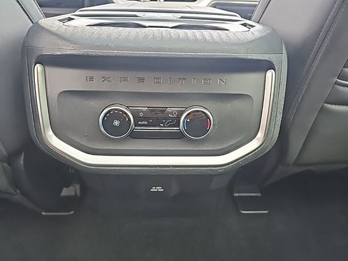 Used 2025 Ford Expedition Active image 14