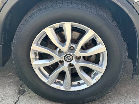 Used 2017 Nissan Rogue SV w/ SV Premium Package AWD/4WD image 5