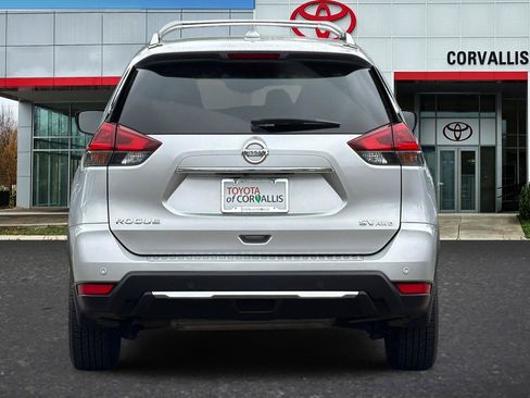 Used 2020 Nissan Rogue SV AWD/4WD image 5