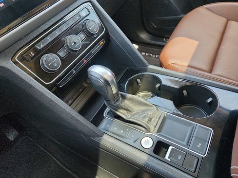 Used 2022 Volkswagen Atlas SE w/ Panoramic Sunroof Package FWD image 26