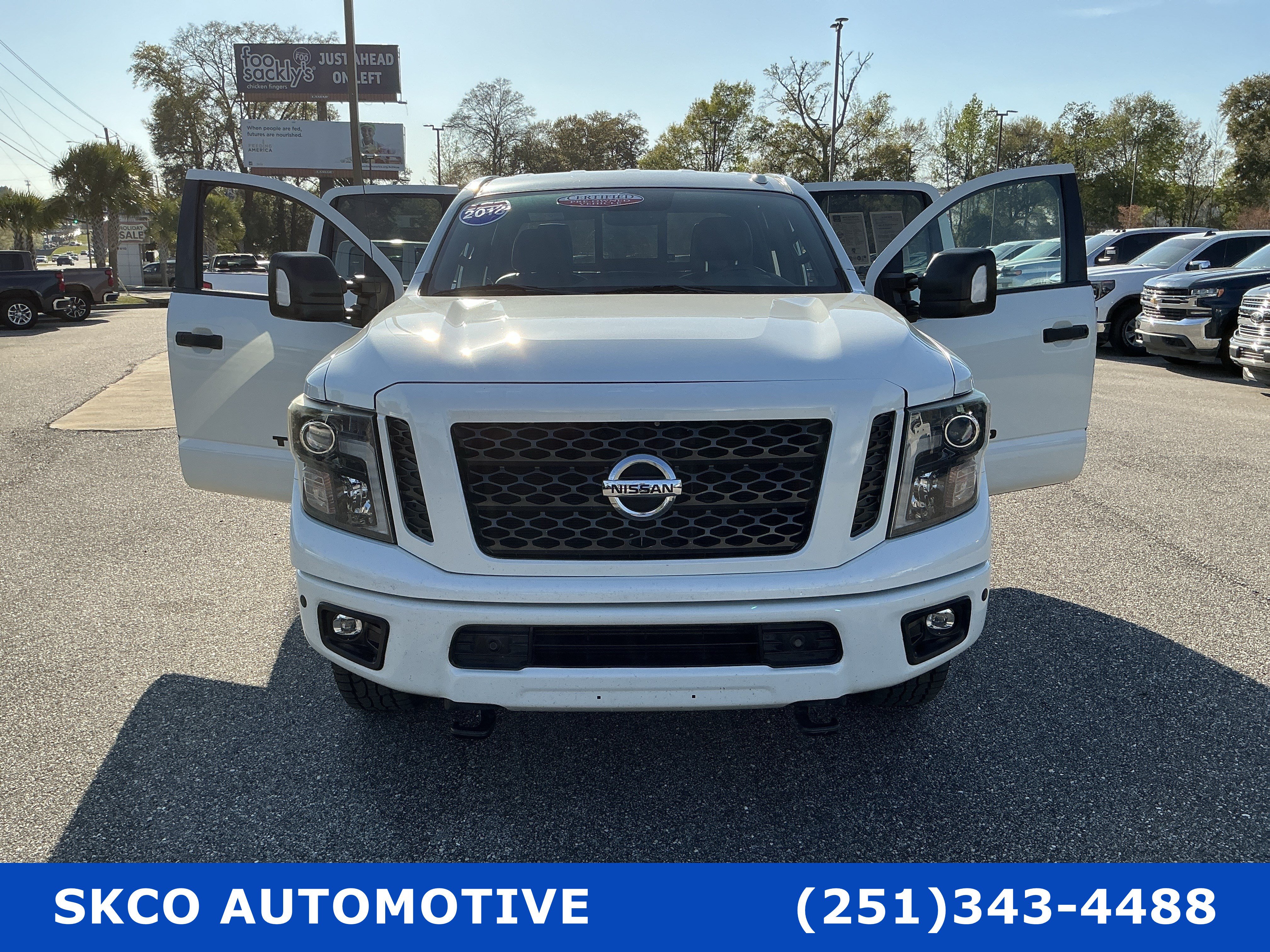 Used 2018 Nissan Titan SL w/ Midnight Edition AWD/4WD image 30