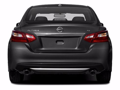 Used 2017 Nissan Altima 2.5 SL w/ Technology Package FWD image 8