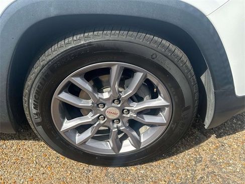 Used 2022 GMC Terrain SLT w/ Infotainment Package II image 5