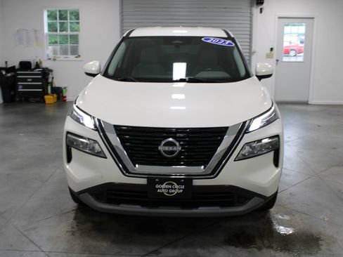 Used 2023 Nissan Rogue SV FWD image 3