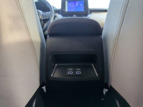 Used 2025 Toyota Corolla LE FWD image 28