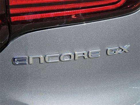 Used 2025 Buick Encore GX Sport Touring image 8