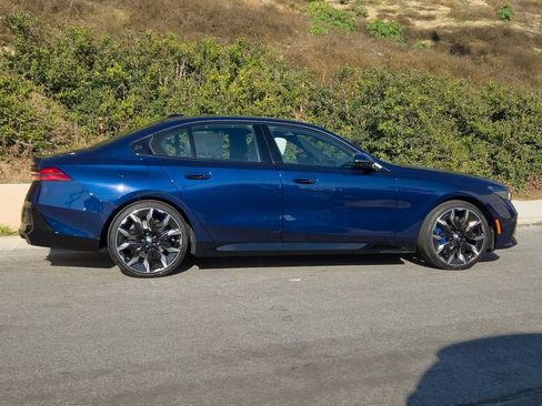 New 2026 BMW 530i w/ Executive Package image 4