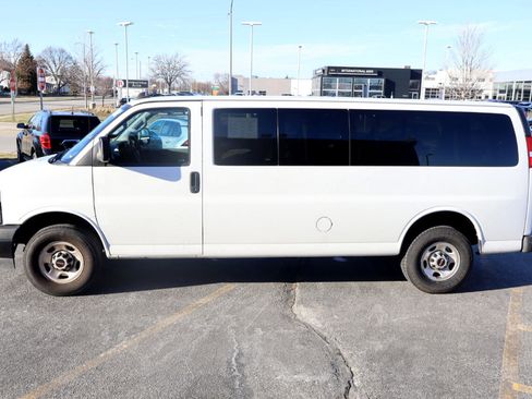 Used 2023 GMC Savana 3500 LS image 4