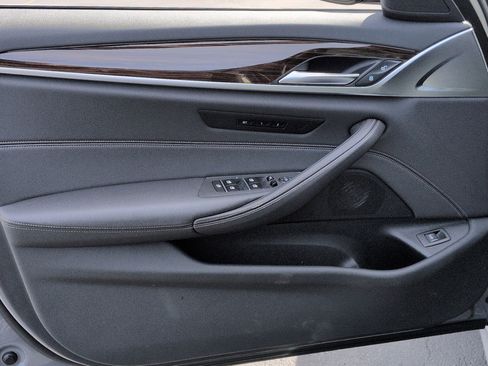 Used 2021 BMW 540i xDrive w/ M Sport Package image 14