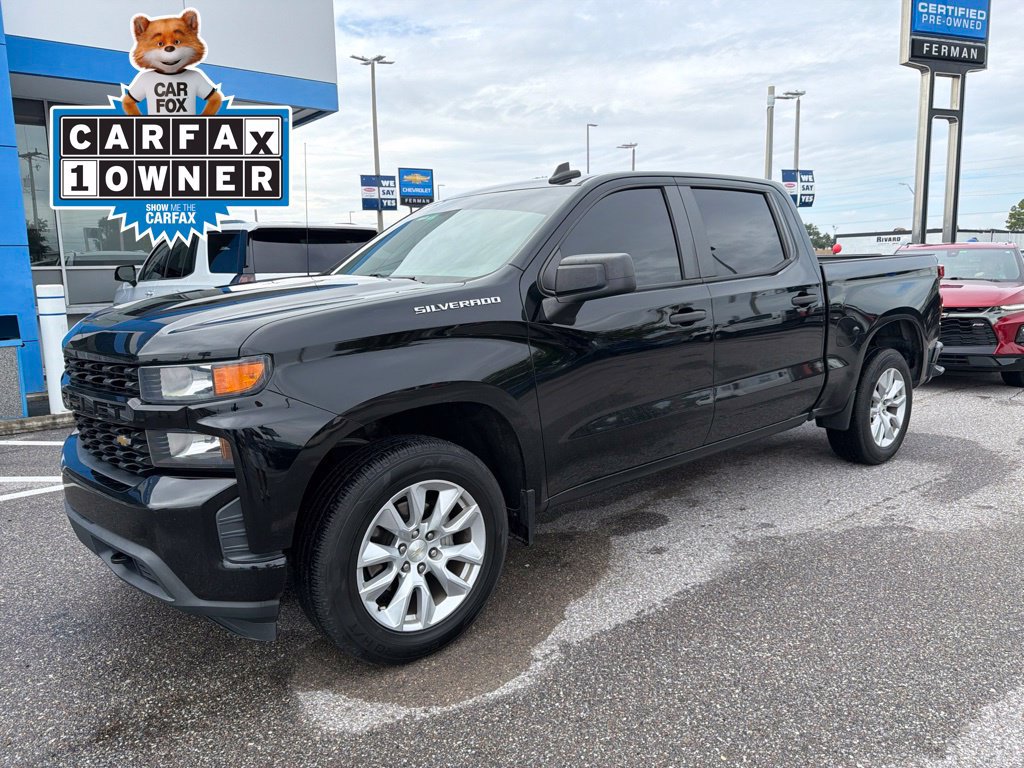 Used 2020 Chevrolet Silverado 1500 Custom w/ Custom Value Package RWD image 2