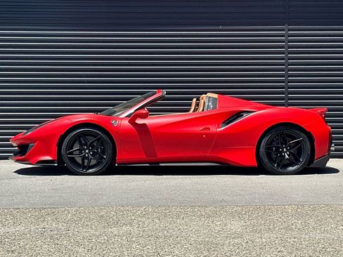 Used 2020 Ferrari 488 Pista Spider RWD image 2