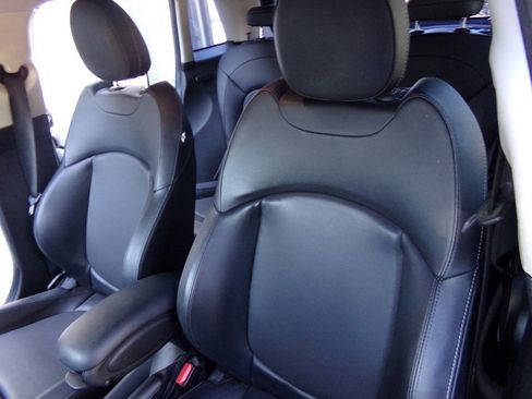 Used 2015 MINI Cooper S image 19