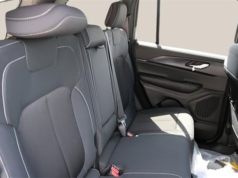 New 2025 Jeep Grand Cherokee Laredo X w/ Luxury Tech Group I image 18