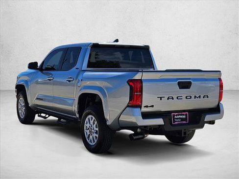 Used 2025 Toyota Tacoma SR5 AWD/4WD image 8