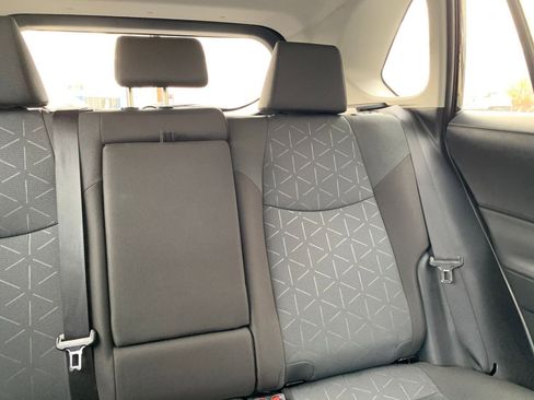 Used 2025 Toyota RAV4 XLE image 37