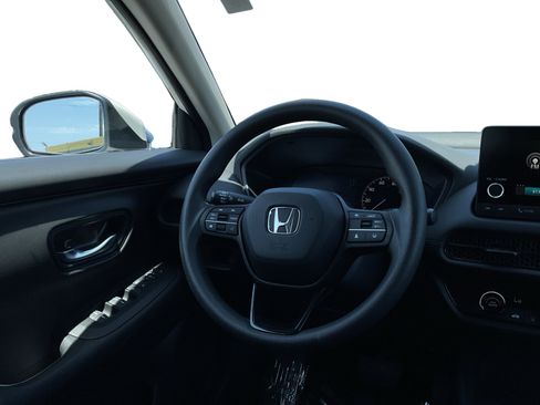 Used 2025 Honda HR-V LX image 11