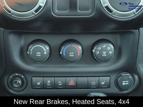 Used 2017 Jeep Wrangler Sahara w/ Connectivity Group AWD/4WD image 22