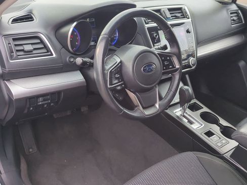 Used 2019 Subaru Outback 2.5i Premium image 2
