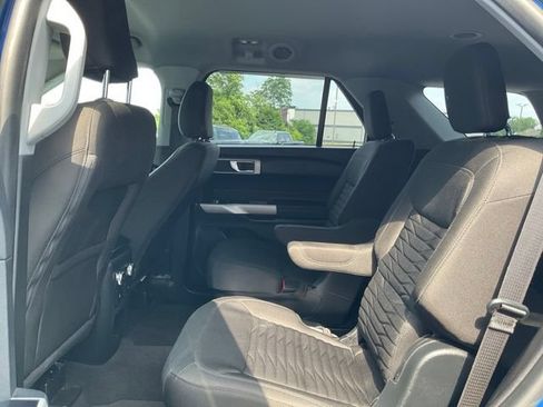 Used 2021 Ford Explorer XLT w/ Class III Trailer Tow Package AWD/4WD image 8