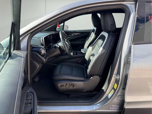 Used 2025 Chevrolet Blazer EV LT AWD/4WD image 10