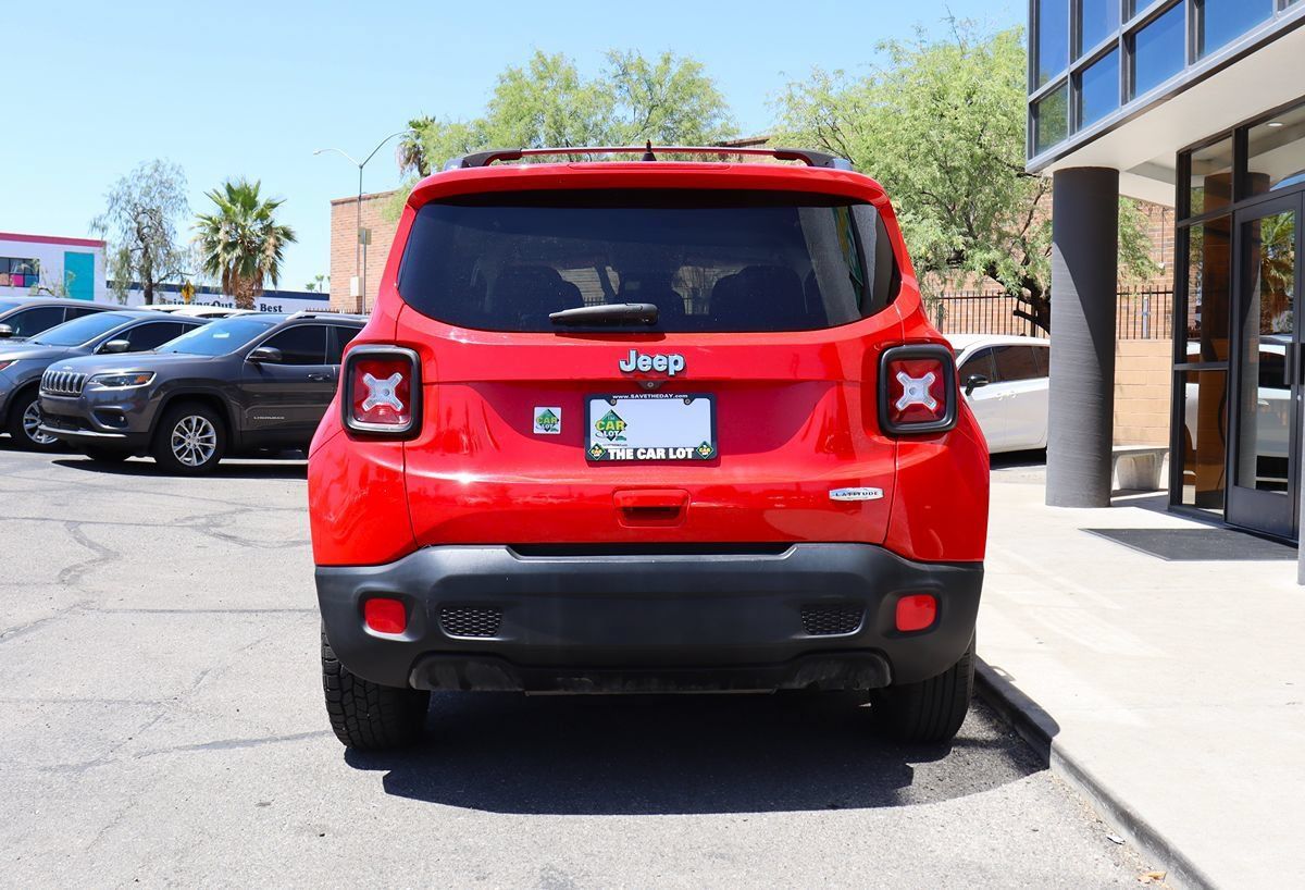 Used 2018 Jeep Renegade Latitude FWD image 11