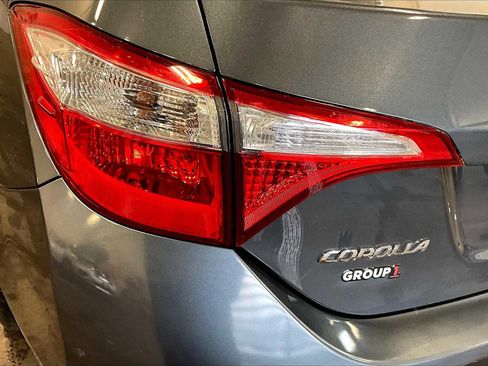 Used 2015 Toyota Corolla LE image 26