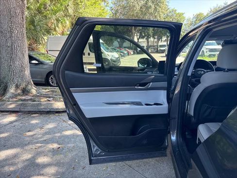 Used 2025 Hyundai Palisade SEL FWD image 21