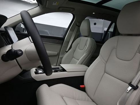 New 2026 Volvo XC90 B6 Ultra w/ Protection Package image 9