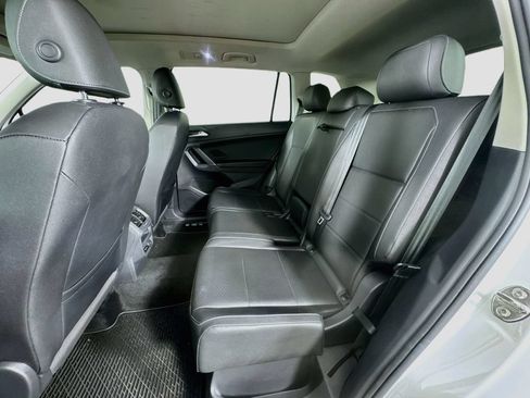 Used 2020 Volkswagen Tiguan SE w/ Panoramic Sunroof Package AWD/4WD image 29
