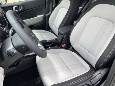 New 2026 Hyundai Venue SEL FWD image 11