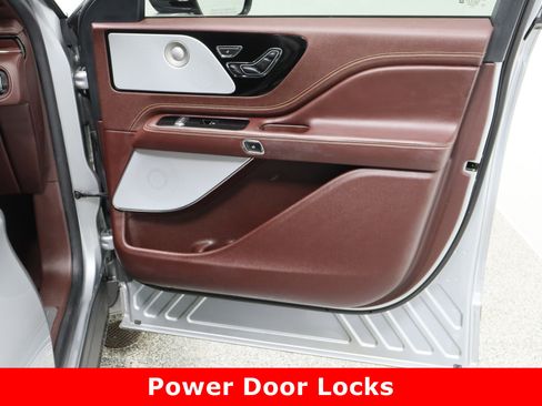 Used 2023 Lincoln Aviator Black Label w/ Dynamic Handling Package image 41