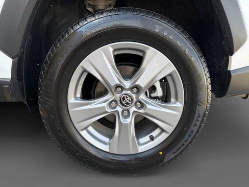 Used 2024 Toyota RAV4 LE AWD/4WD image 11