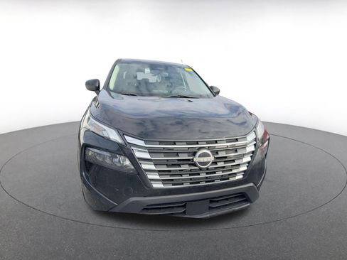 Used 2024 Nissan Rogue SV image 3