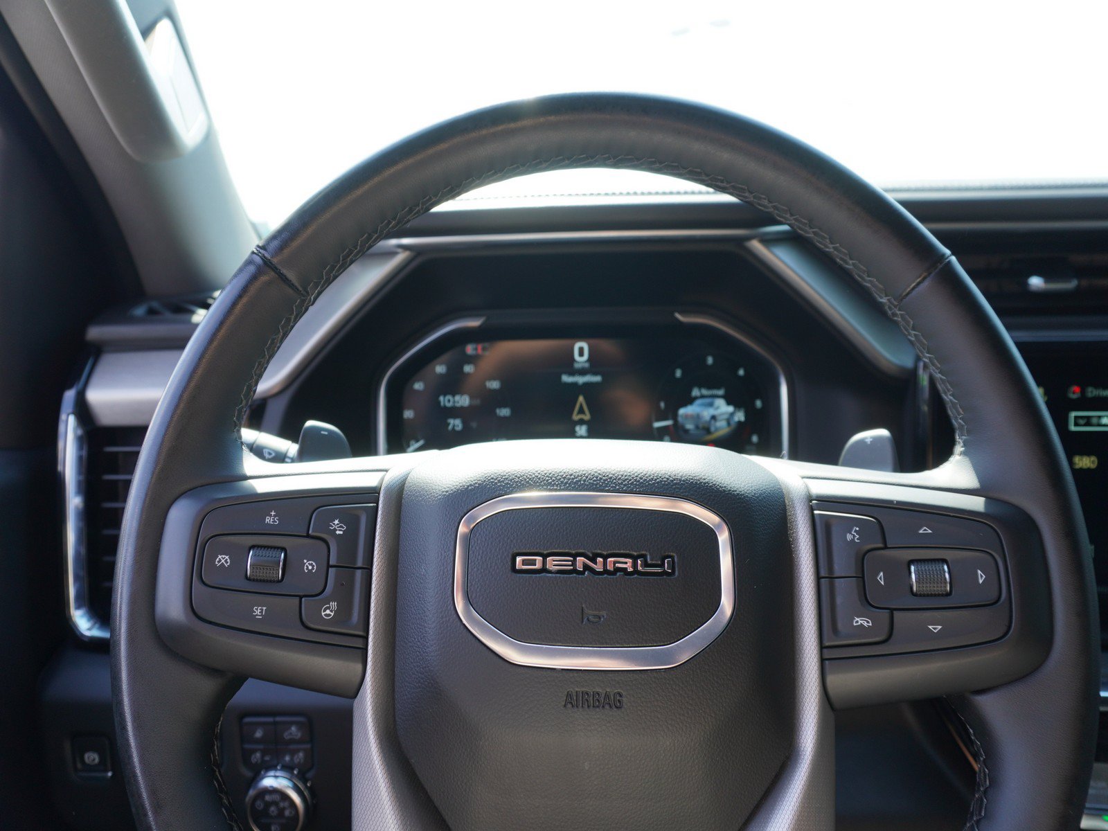 Used 2024 GMC Sierra 1500 Denali w/ Denali Reserve Package AWD/4WD image 26