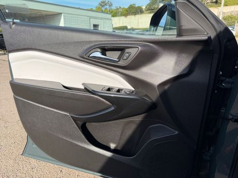 Used 2025 Chevrolet Trax LT image 20