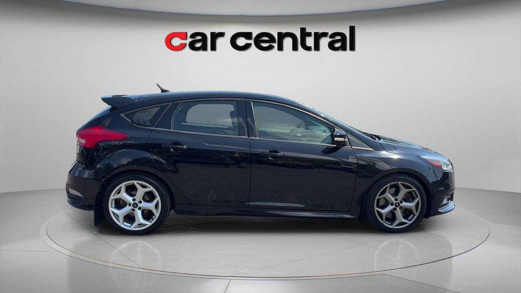 Used 2018 Ford Focus ST FWD image 6