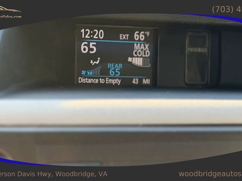 Used 2011 Toyota Sienna XLE image 36