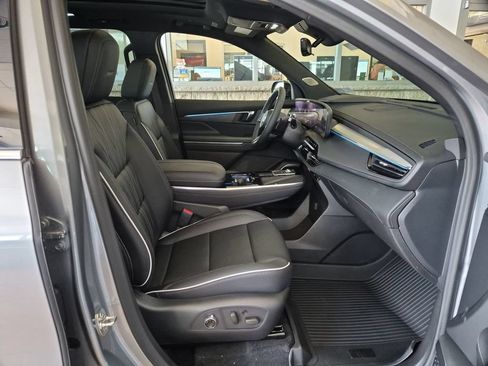 New 2027 Buick Enclave Avenir w/ LPO, Floor Liner Package AWD/4WD image 36