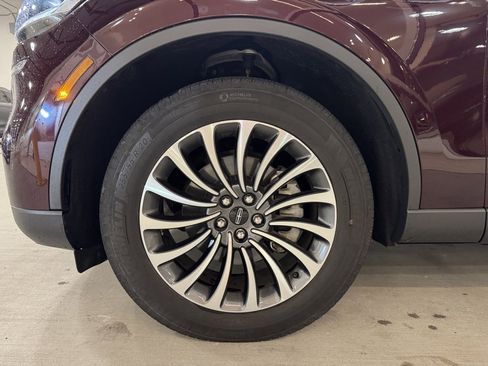 Used 2022 Lincoln Aviator AWD w/ Premium Package image 8
