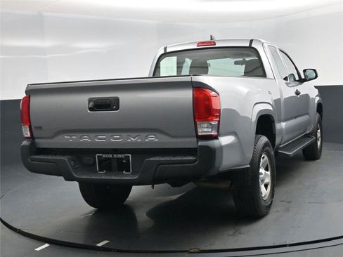 Used 2016 Toyota Tacoma SR image 20