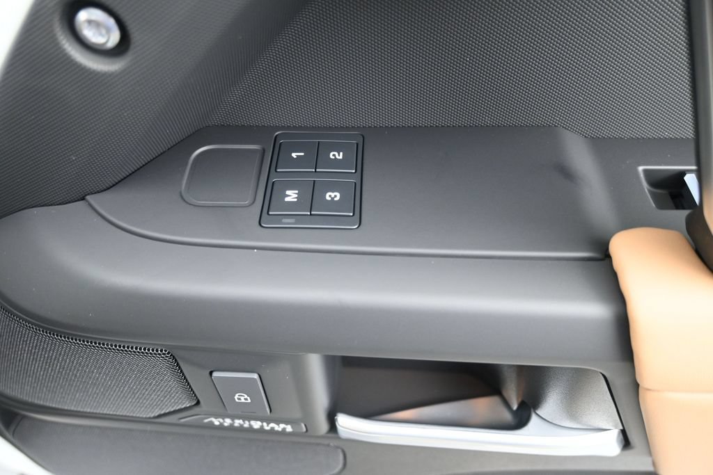 New 2026 Land Rover Defender 110 X-Dynamic SE AWD/4WD image 5