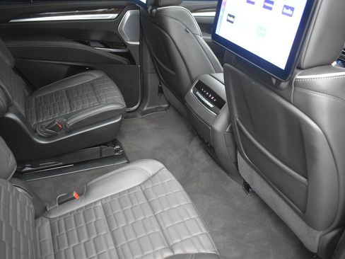 Certified 2025 Cadillac Escalade Sport Platinum image 33