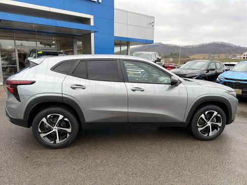 New 2026 Chevrolet Trax RS image 3