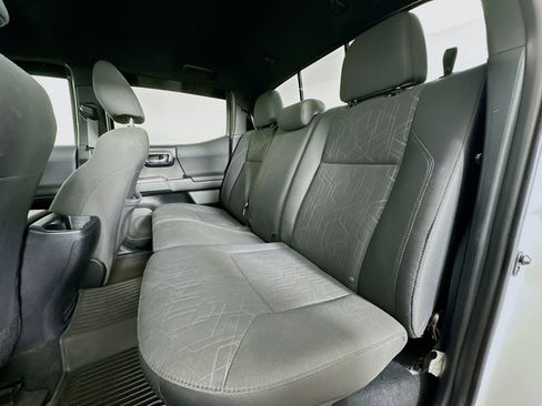 Certified 2017 Toyota Tacoma TRD Off-Road w/ Tow Package (A/T) image 23