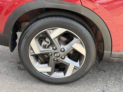 Certified 2023 Hyundai Venue Limited w/ Cargo Package FWD image 8