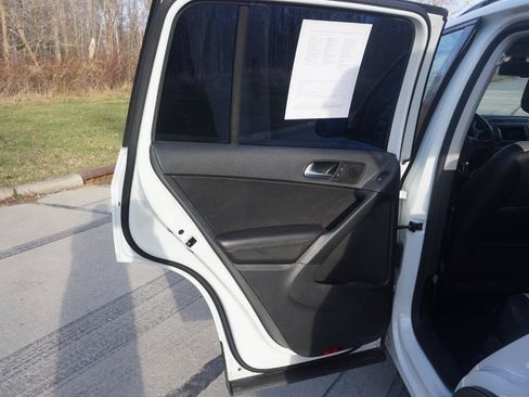 Used 2016 Volkswagen Tiguan S FWD image 23