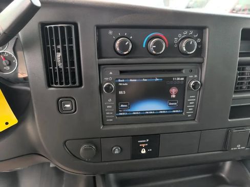 Used 2016 Chevrolet Express 2500 RWD image 20