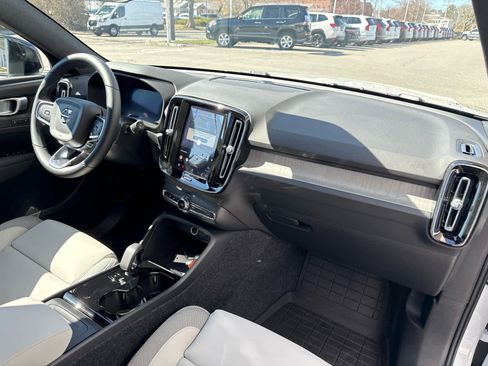 New 2026 Volvo EX40 Plus w/ Climate Package RWD image 31