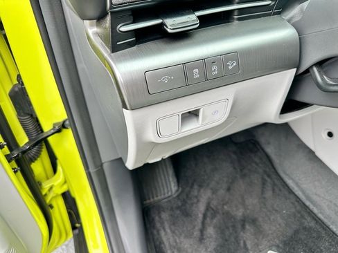 Used 2024 Hyundai Kona SE image 17